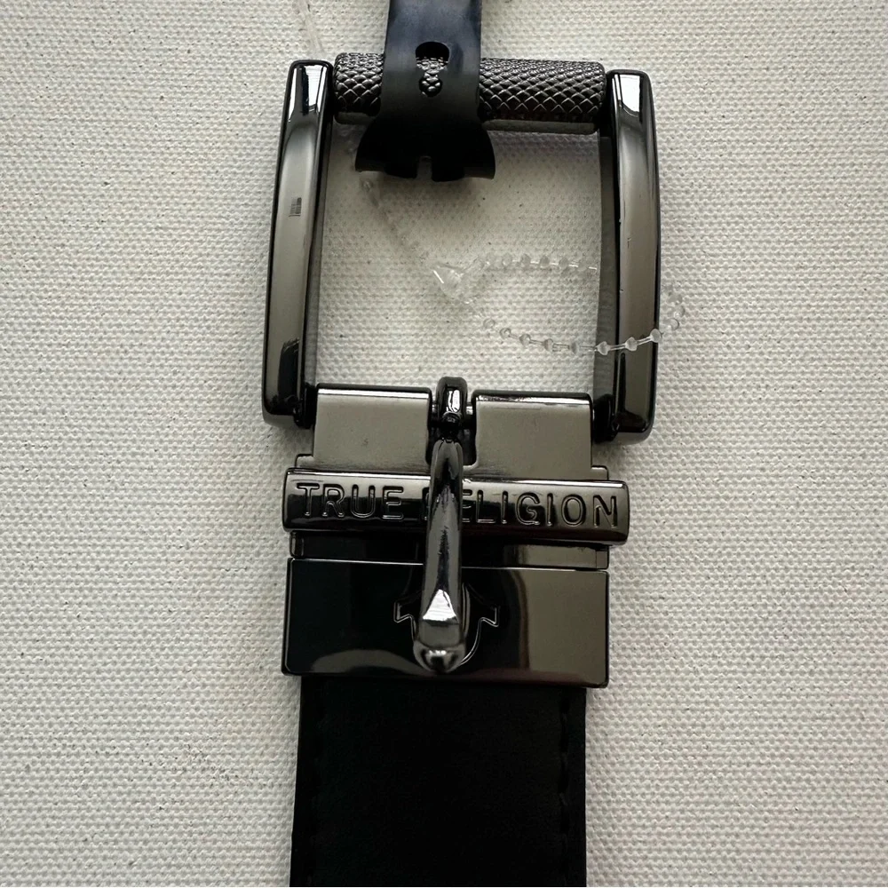 True Religion Black Men’s Reversible Belt with Polished Gunmetal Buckle Size 34